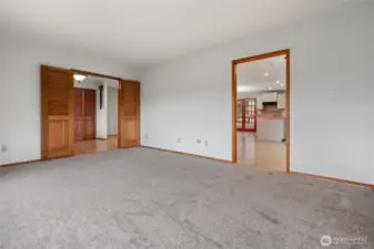 Office/second living room/den4th bed on main