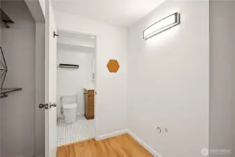 Perffect spot for your full size wardrobe or clothes chest.