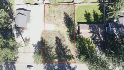A closer look at this fantastic Riverbend vacant lot—ready for your vision. Lot lines shown are approximate.