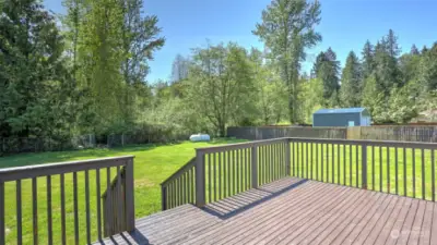 Nice sized deck, perfect for a BBQ!