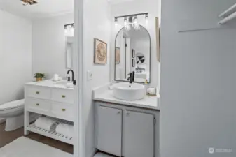 Jack and Jill Bath/Vanity to primary