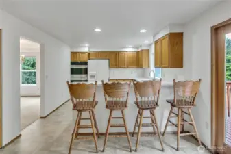 Convenient  breakfast bar.