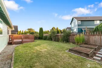 Fully fenced back yard!