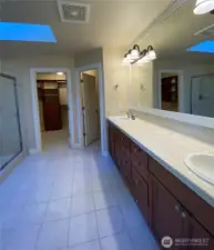 Primary En-Suite Bathroom
