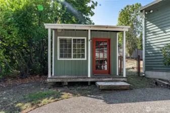 Bonus room! This little studio has electricity and heat. What will you do with this nice little bonus room?