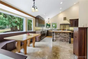 Built-in kitchen nook