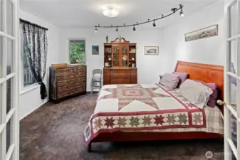 Sweet space off the entryway