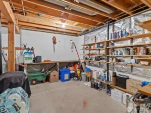 Extra Large 370 sq feet storage/Workshop off garage