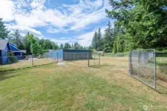 9 fully fenced areas