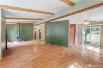 Mr. and Mrs. Clean just moved out. This home shines! Lovely wood beams continues the country theme!