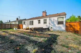 Large Backyard!