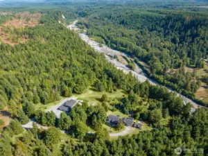 Area view that includes the Carbon River valley.