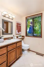Main Level 1/2 Bath
