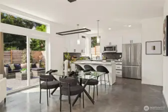 Ease of indoor or outdoor dining.