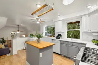 Eat in breakfast nook & garden window