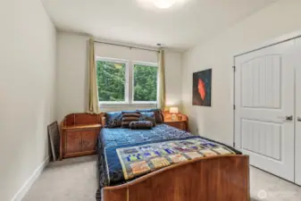 3rd bedroom (upstairs)