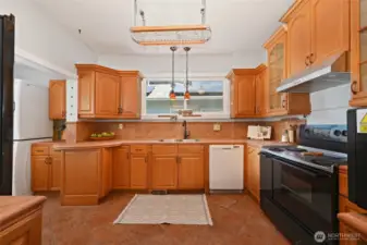 A well-appointed kitchen with good cabinet space