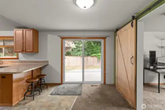 Kitchen eating space