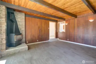 Family room, cont