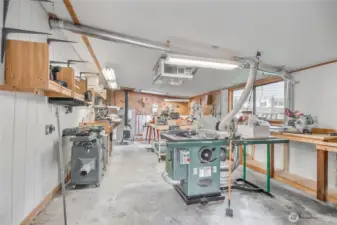 Great Shop area with Air Filtration system, 220, and pot belly stove