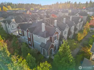 Commuter friendly/Close to I-5 & Bothell Everett Hwy.