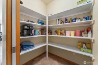 Walk in pantry