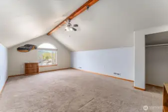 Upstairs bonus room or 4th bedroom