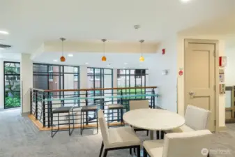 Owners' lounge mezzanine level
