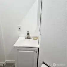 1/2 Bathroom Picture #2