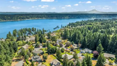 Pt Richmond Ridge is a wonderful community with water and trail access close by yet just 10 minutes to the Harbor!