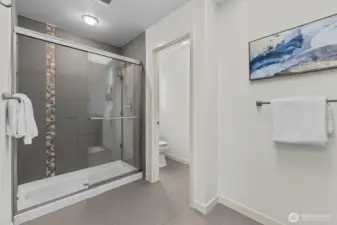 Master/primary bath