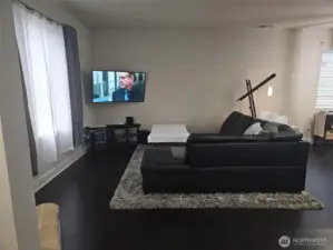 FURNITURE SQUARE LAYOUT IN LIVING ROOM OPTION