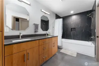 Downstairs guest bathroom!