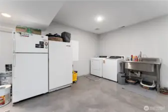 Large utility room with laundry!