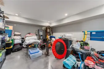 Large convertible storage room! Could be a great media room!