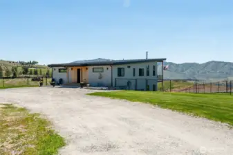 Large driveway space!