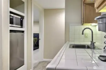 Cute little kitchenette.