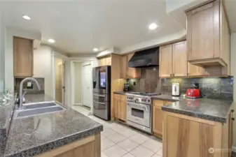 Another look at the kitchen