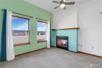 Bedroom w/ Dual Sided Fireplace