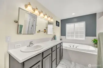 Primary en suite.