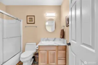 Upstairs full bath.