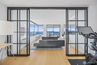 Beautiful fine lines and dramatic views are a highlight to this sophisticated, corner 4th floor unit.