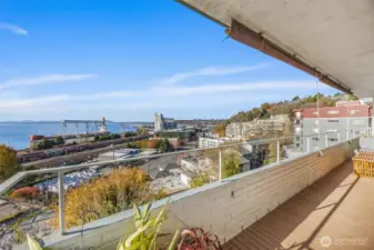 Sprawling deck for relaxation or entertaining guests to show off the gorgeous views.