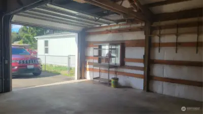 2-car garage with 2x6 construction.