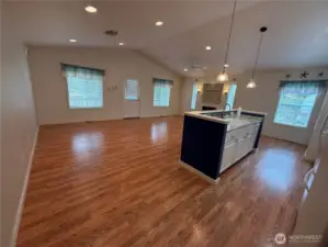 Dining room/Kitchen Island