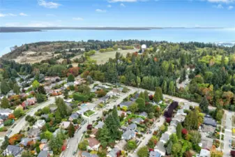 Puget Sound, Discovery Park and trails are close by