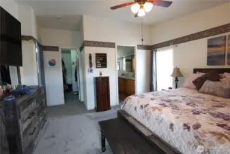 Private bath and walk in closet