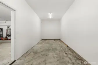Garage with Workshop space