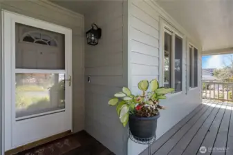 Front porch & Wrap around deck!