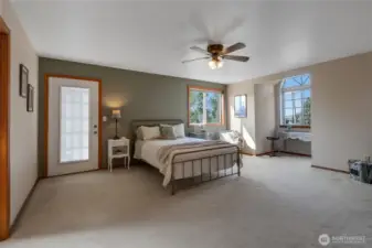 Primary Bedroom with Walk in Closet.